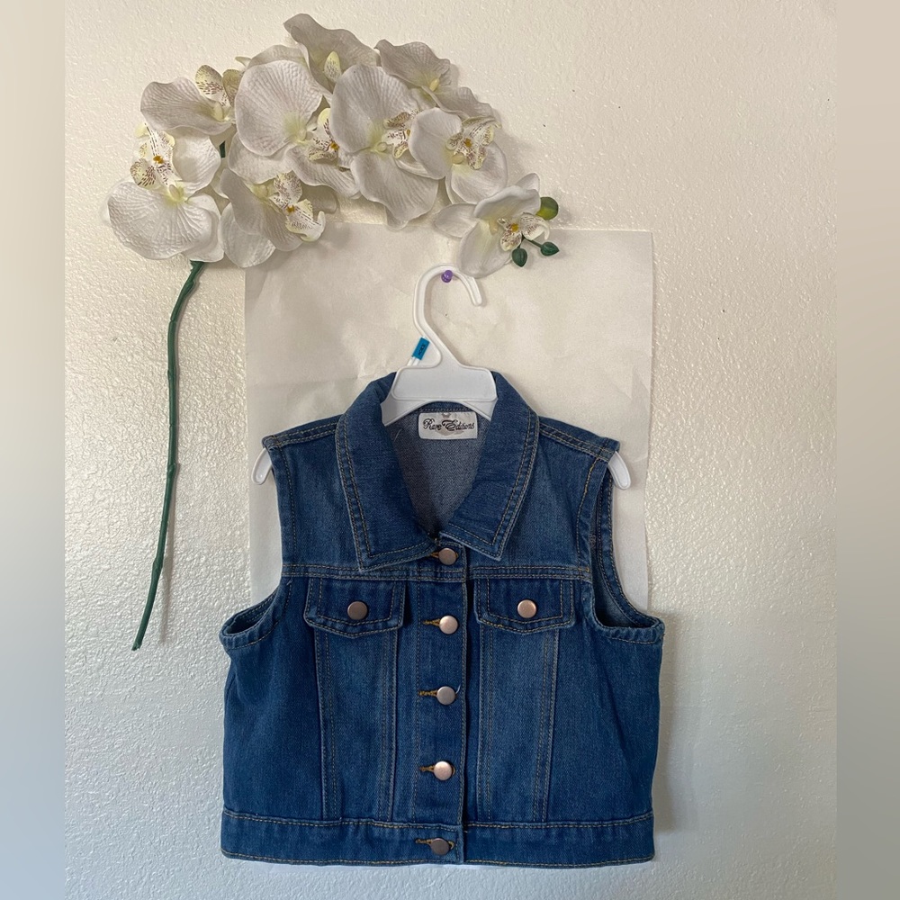 Girls Sleeveless Jean Jacket